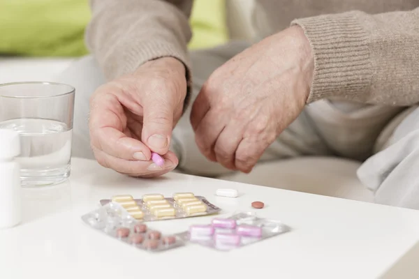 Vista del medicamento sobre la mesa — Foto de Stock