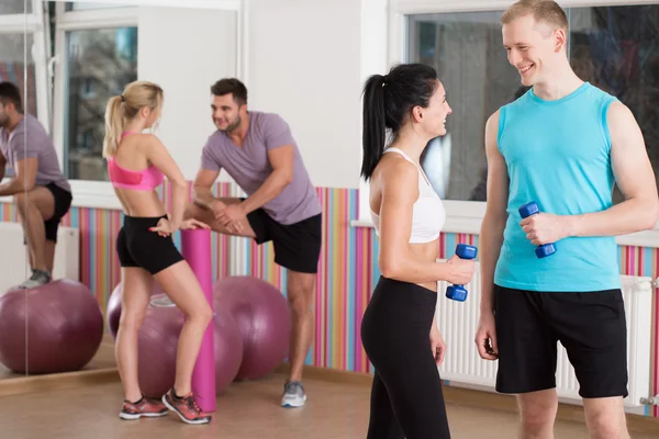 Falar antes do treino de fitness — Fotografia de Stock