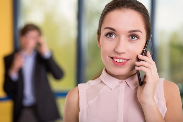 Businesswoman being on the phone — Stock Photo, Image