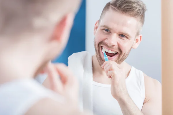 Man and perfect teeth — Stock Photo, Image