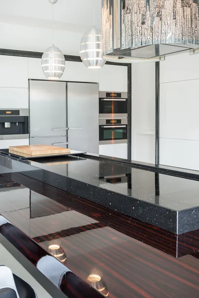 Interior de cozinha de beleza moderna — Fotografia de Stock
