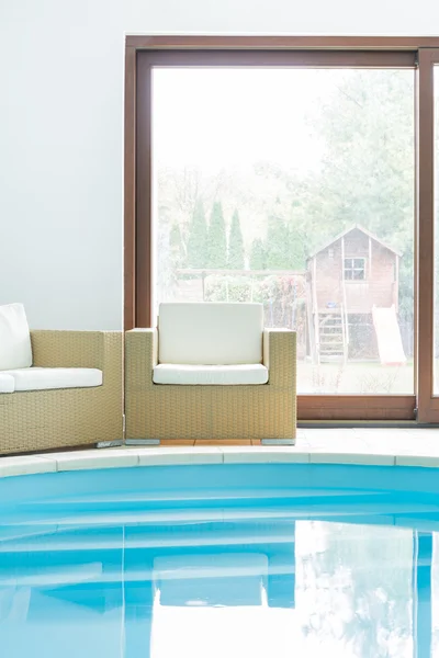 Kleiner privater Pool — Stockfoto