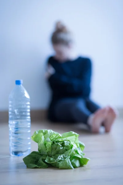 Lechuga y agua — Foto de Stock