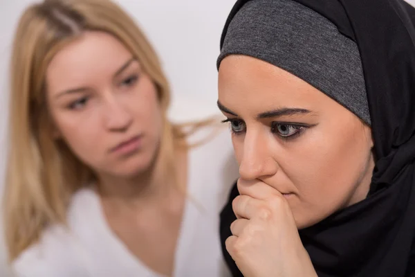 Terrified muslim girl — Stock Photo, Image