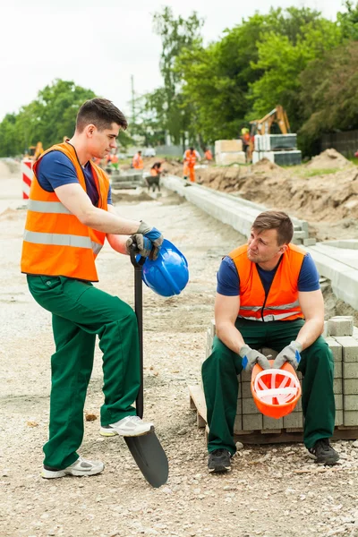 Builders taking break — Stock Photo, Image