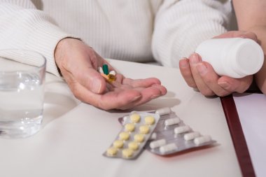 Komuta sizde alarak ilaç