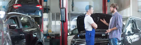 Preguntando acerca de auto — Foto de Stock