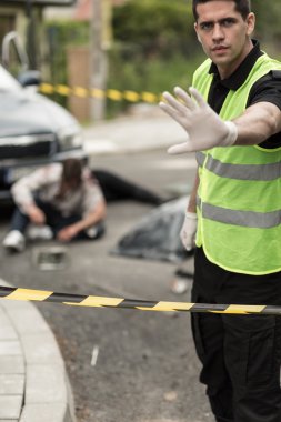 Polis araba kaza bölgesinde