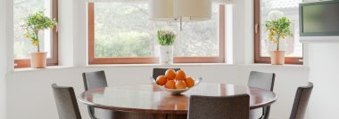 Ahşap ve pratik tablo 