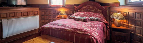 Роскошная барочная спальня — стоковое фото