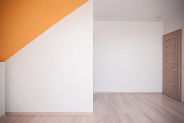 Loft met oranje kleur accent — Stockfoto