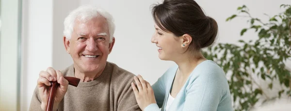 Abuelo y nieta pasar tiempo — Foto de Stock