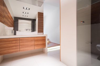 Banyo dekoratif ahşap taklidi