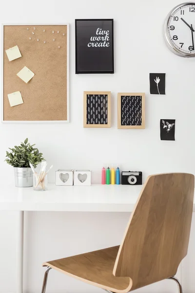 Espaço de trabalho para pessoa criativa — Fotografia de Stock