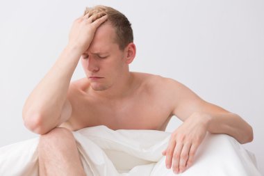 Başı ağrıyan adam