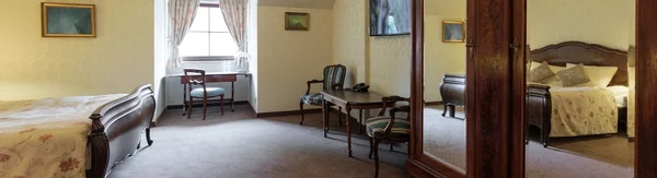 大きなホテルの部屋 — ストック写真