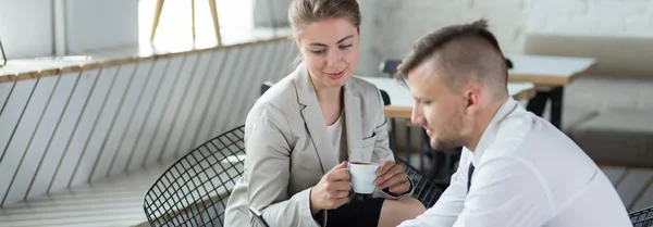 Gemeinsam im Restaurant — Stockfoto