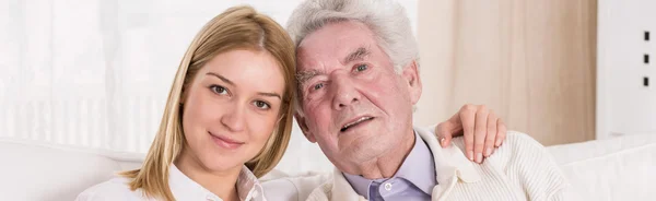 Granddaughter loves grandfather — Stock Photo, Image