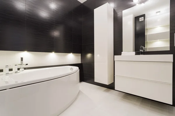 Black and white bathroom — Stock Photo, Image