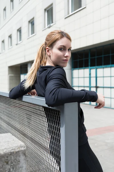 Jogger resting after exercises — Stock Photo, Image