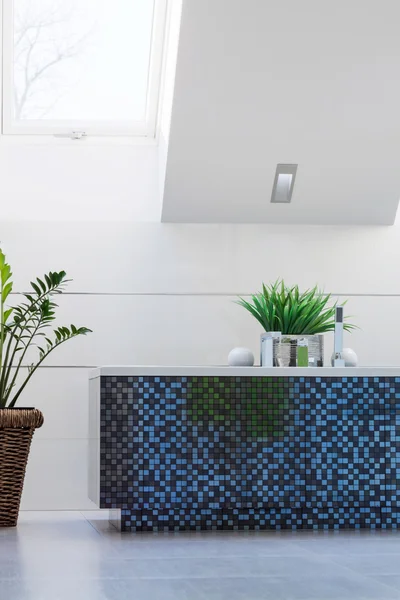 Vasca da bagno mosaico blu — Foto Stock