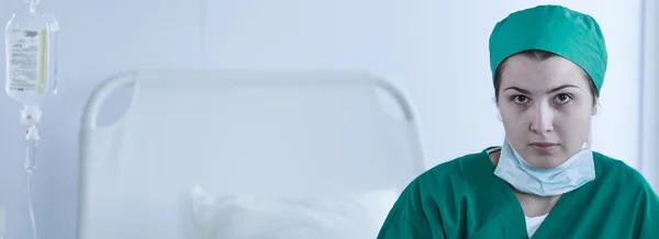 Female surgeon before operation — Stock Photo, Image