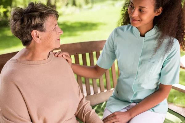 Senior woman spending time outside — Stock Photo, Image