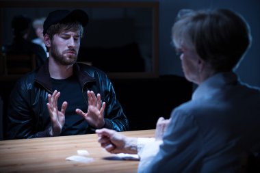 Polis tarafından sorguya keş adam