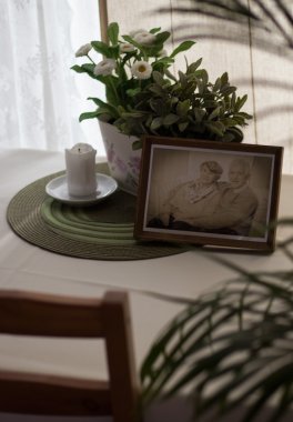 Büyükanne ve büyükbaba resmi