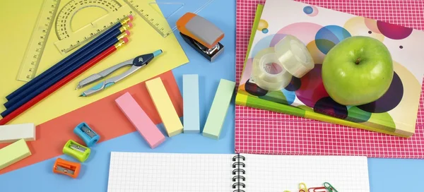Färgglada utrustning för ett barns office — Stockfoto