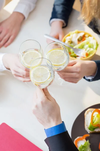 Tempo agradável durante o almoço — Fotografia de Stock