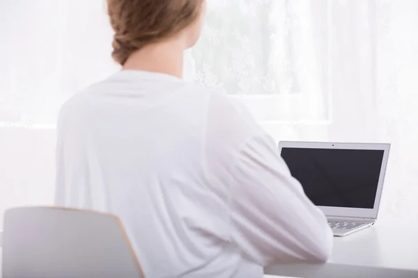 Woman dealing with cyber bullying — Stock Photo, Image