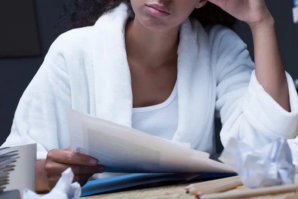 Student leren 's nachts — Stockfoto