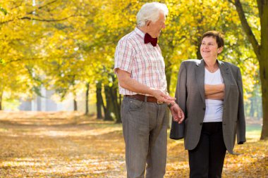 Parkta yaşlı evlilik