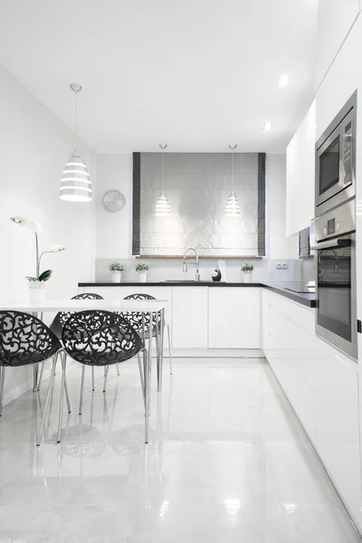 Gleaming kitchen interior — Stock Photo, Image