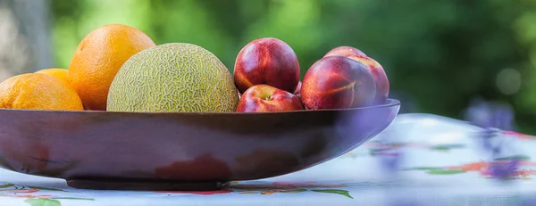 Plate of fruits — Stock Photo, Image