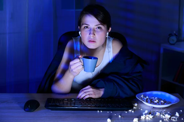 Fatigued young woman — Stock Photo, Image