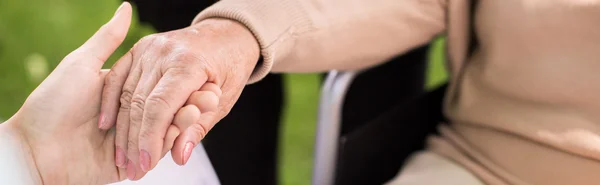 Patient med professionell vård — Stockfoto