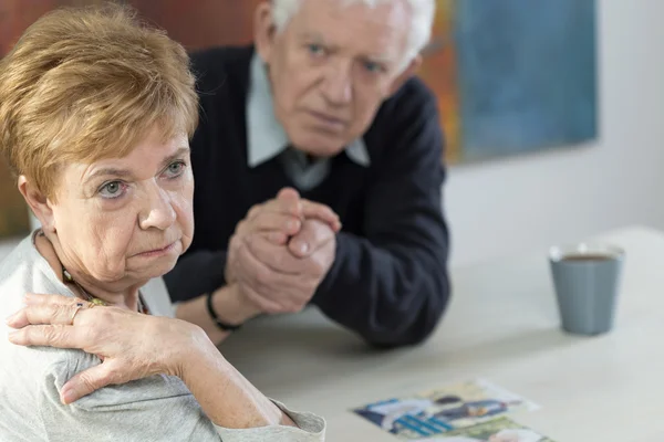 Woman is devastated — Stock Photo, Image