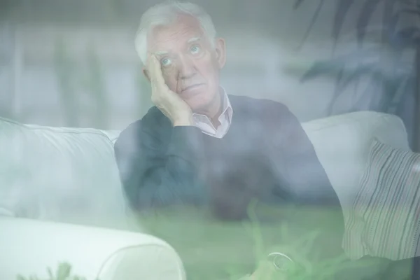 Worried senior man — Stock Photo, Image