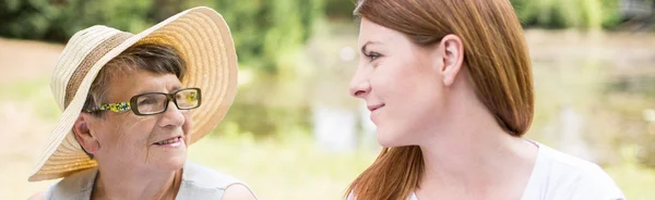 Grandmother and granddaughter — Stock Photo, Image