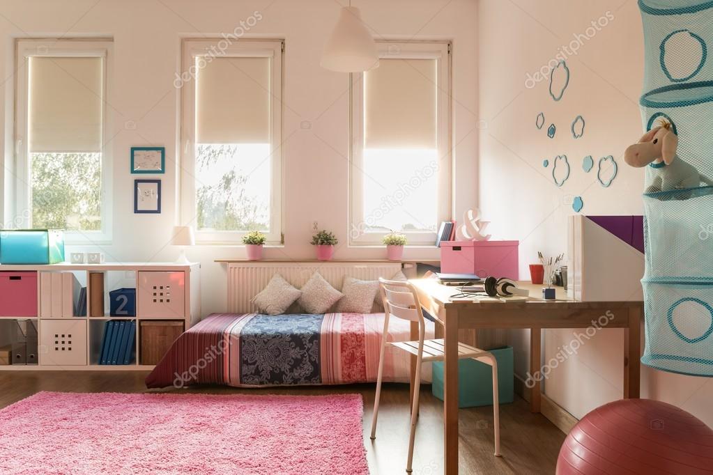Gemütliche Zimmer für teenager — Stockfoto © photographee.eu #82522242 Gemütliche Zimmer für teenager — Stockfoto © photographee.eu #82522242