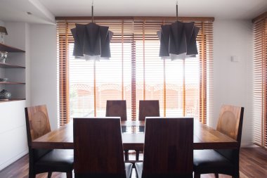 Katı ahşap yemek masası