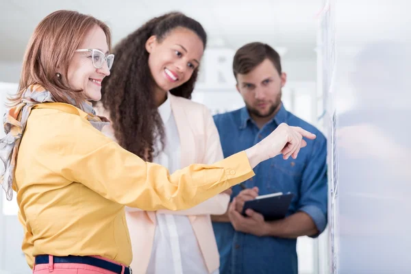 Brainstorming em equipe criativa — Fotografia de Stock