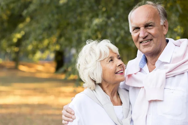 Feliz matrimonio de ancianos —  Fotos de Stock