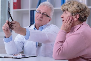 Kadının x-ray görüntü