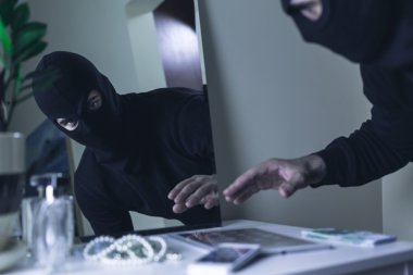 balaclava hırsızı