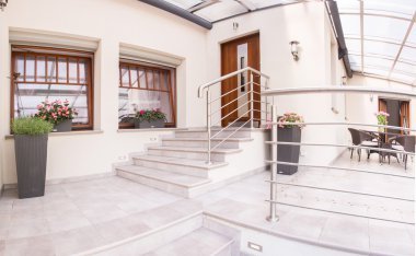 Giriş ve Teras konakta