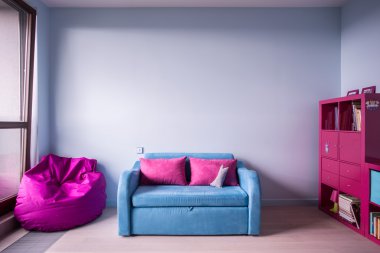 Mavi ve gül mobilya