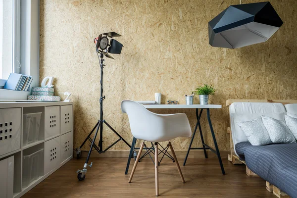 Pared de madera en dormitorio contemporáneo —  Fotos de Stock